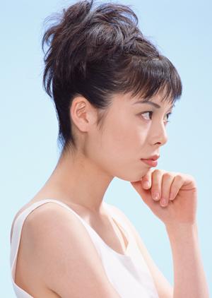 福岡の男性専用美容室で髪形を楽しむ